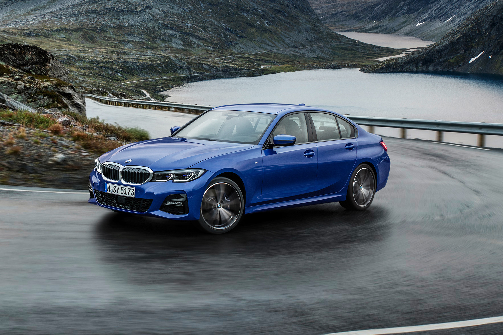 Бмв трешка. BMW 3. Новая БМВ 3. БМВ 3 новый кузов седан. БМВ седан 2019.